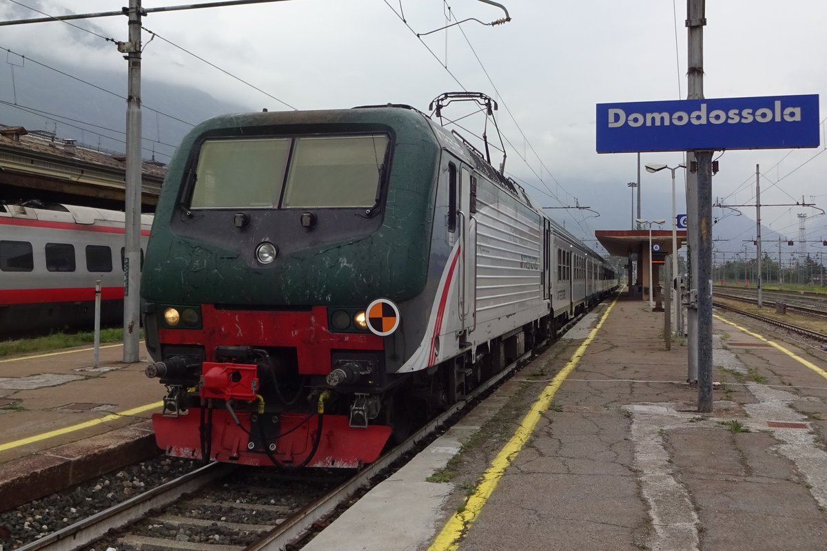 TreNord E 464 071 arrives at Domodossola on 27 May 2019.