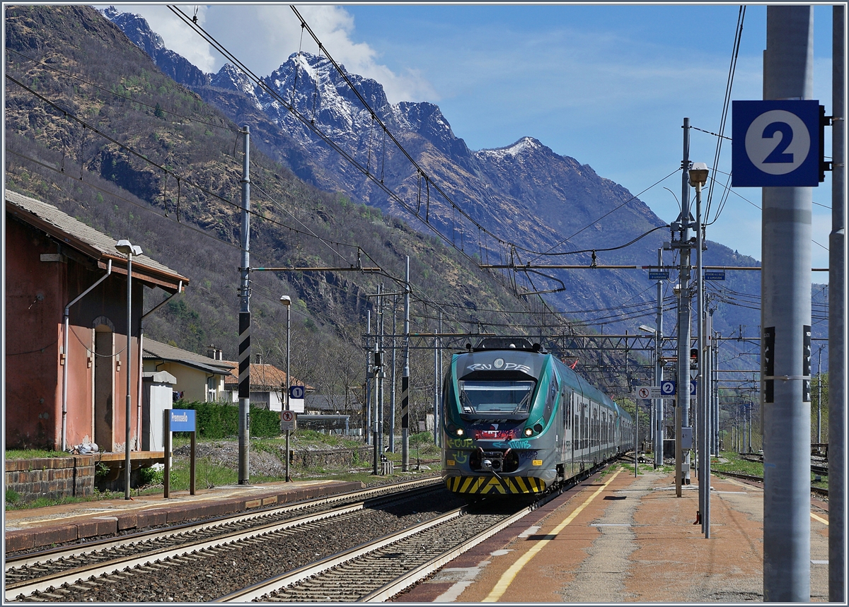 Trenord ETR 425 on the way to Domosossola are arriving at Premosello-Chiovenda.


08.04.2019