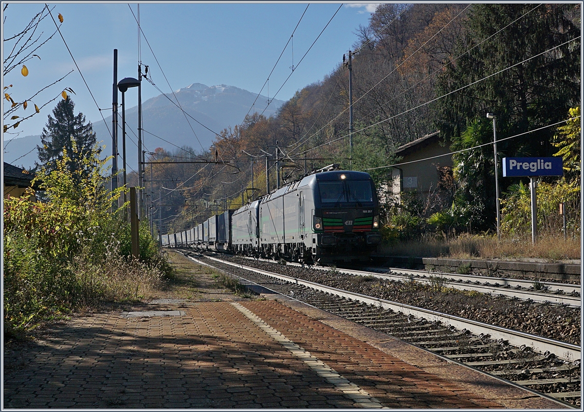 Two 193 run for SBB Cargo International on the way to Brig by his passage in Preglia. 21.11.2017