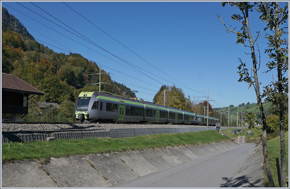 Two BLS RABe 535 Lötschberger by Mülenen on the way to Bern.
10.10.2018