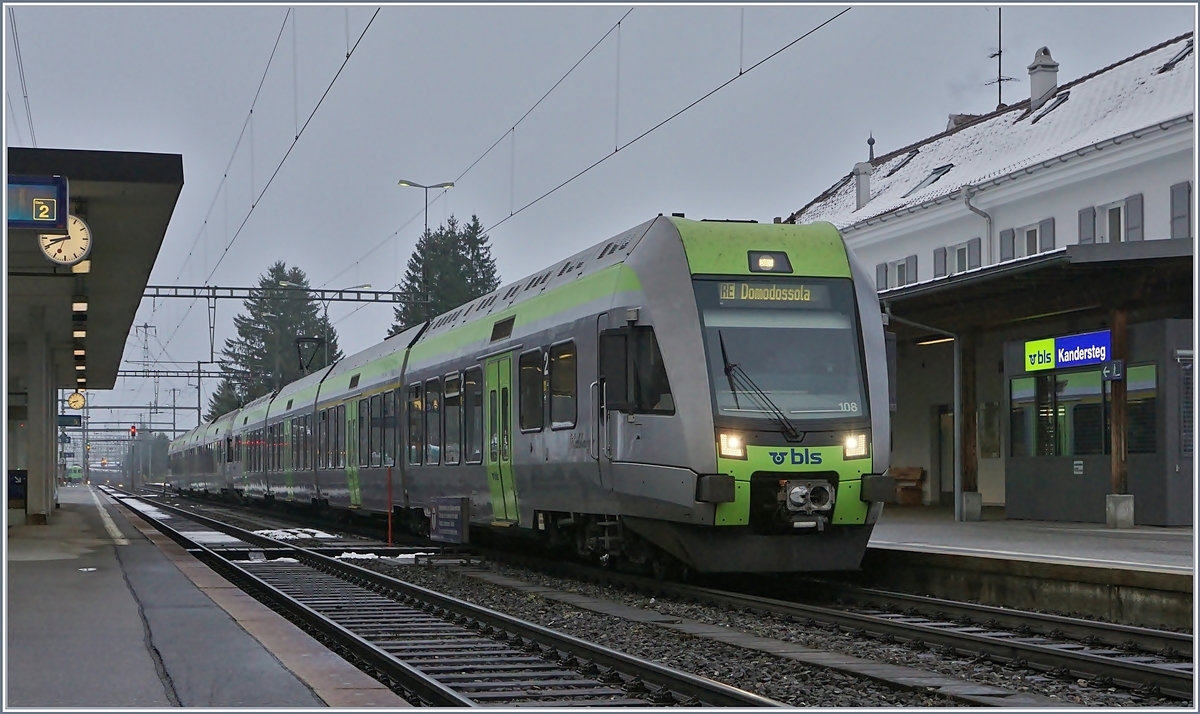 Two BLS RABe 535 to Domodossola and Brig by his stop in Kandersteg.
09.11.2017