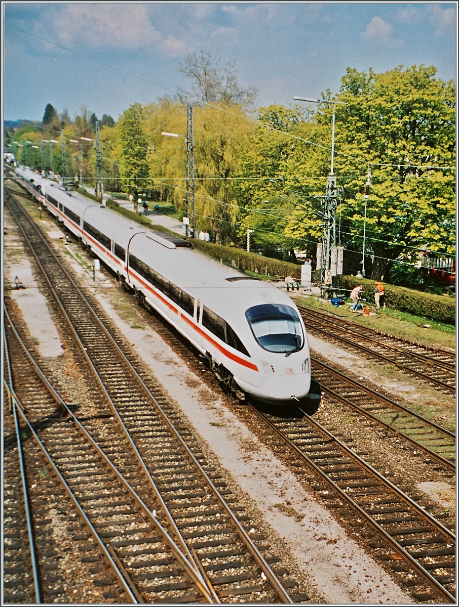 Two DB ICE TD on the way form Zürich to München in Lindau. 

analog picture /spring 2003