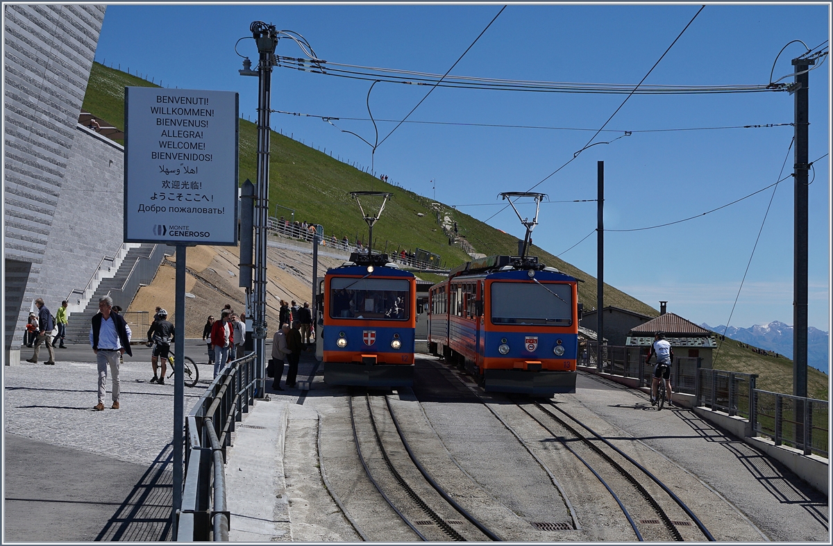 Two MG Bhe 4/8 on the summit Station Generosa Vetta.
21.05.2017