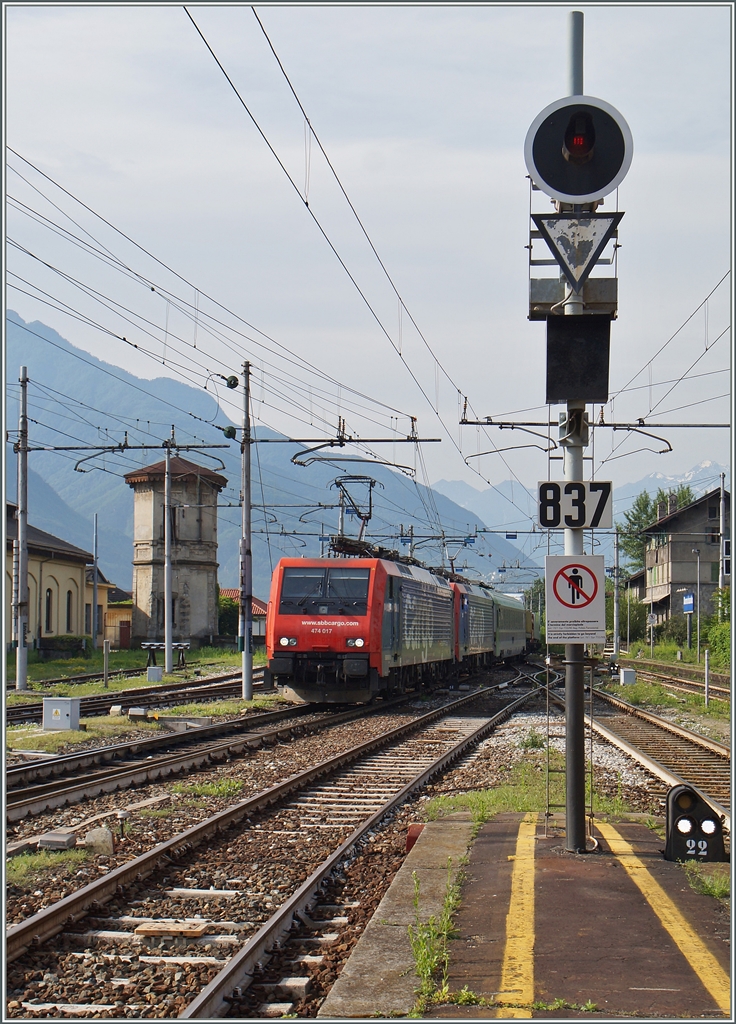 Two Re 474 arriving with a RoLo at Domodossola.
13.05.2015