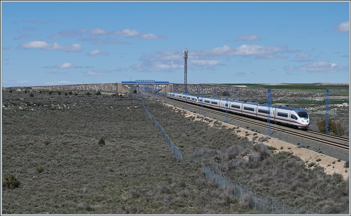 Two RENFE AVE 103 multiple units are on the high-speed line near Bujaraloz as AVE 3112 on the way from Baracelana Sants to Madrid Puerto Atocha.

April 18, 2024
