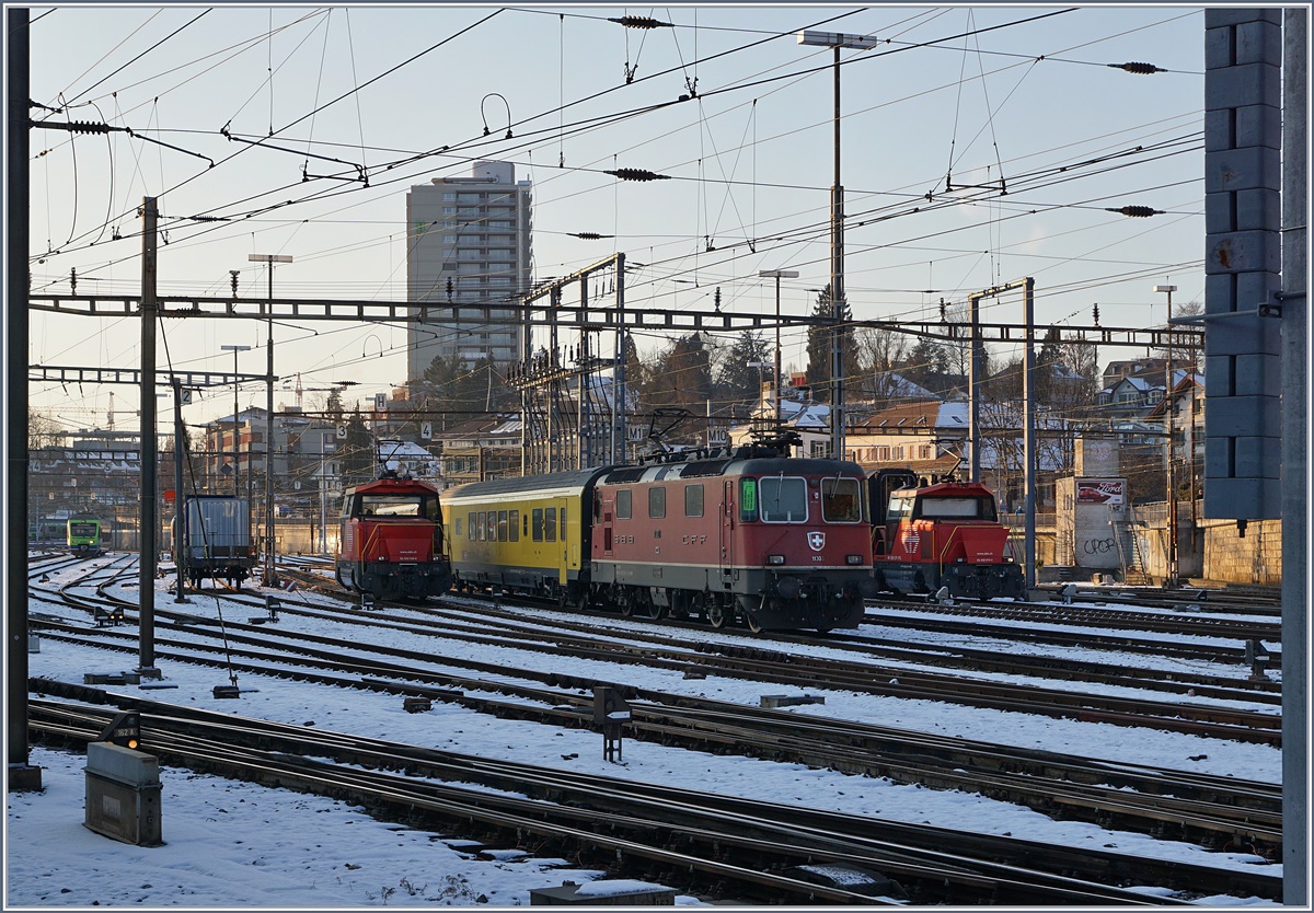two SBB Ee 922 and one Re 4/4 II in Bern. 

06.01.2017