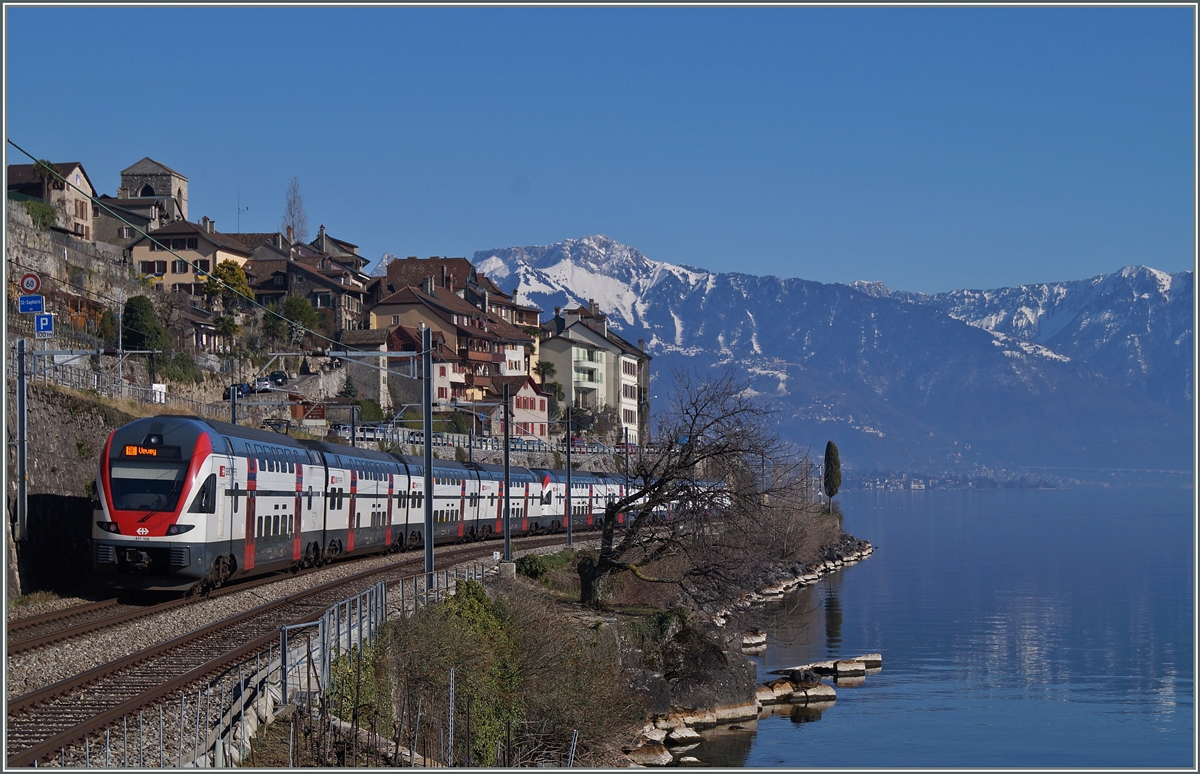 Two SBB RABe 511 by St-Saphoran.
07.32014