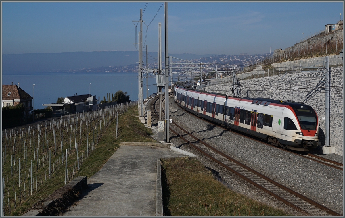 Two SBB RABe 523 are arriving at the new Cully Station. 

16.02.2023