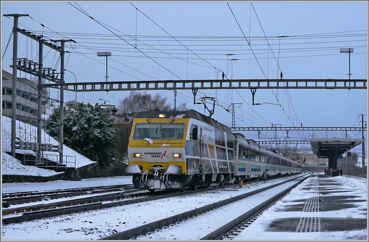 Two SOB Re 456 with his Voralpenexpress in Immensee.
05.01.2017