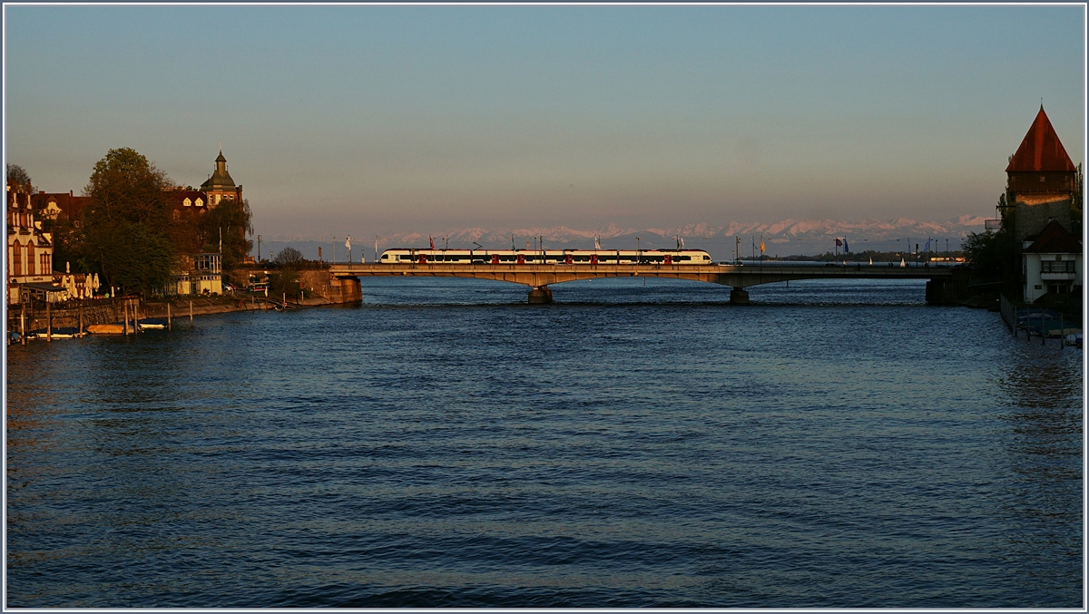 Two Thurbo  Seehaas  Flirt on the Rhein Bridge in Konstanz.
21.04.2017