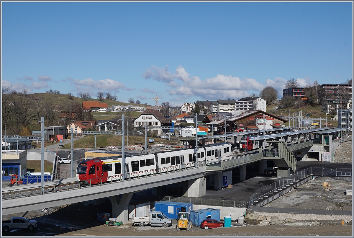 Two TPF SURF Regional Services in the new Châtel St-Denis Station.

05.02.2020