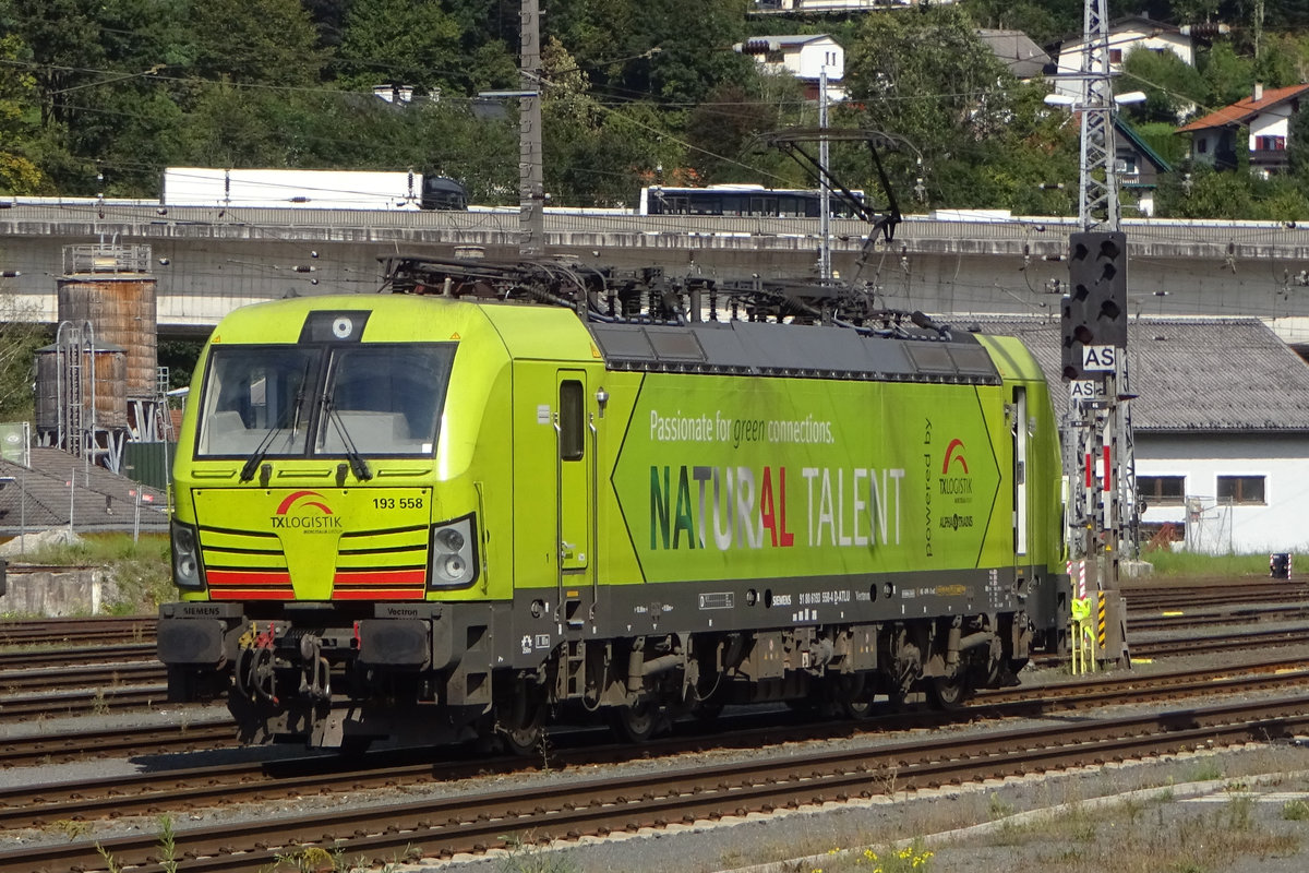 TX Log 193 558 takes a break at Kufstein on 17 September 2019 after having brought in a service from Brennero. At Kufstein, she will be attached toan intermodal train toward Brennero, because due to the gradients, extra traction and sometimes banking is needed between Kufstein and Brennero.