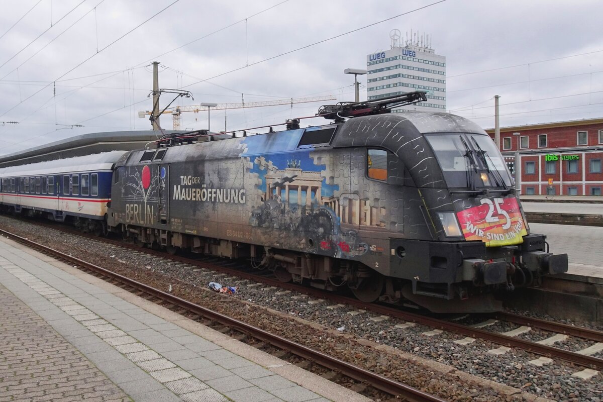 TX Logistik U2-060 hauls an Abellio replacement train at Bochum Hbf , 14 February 2022.