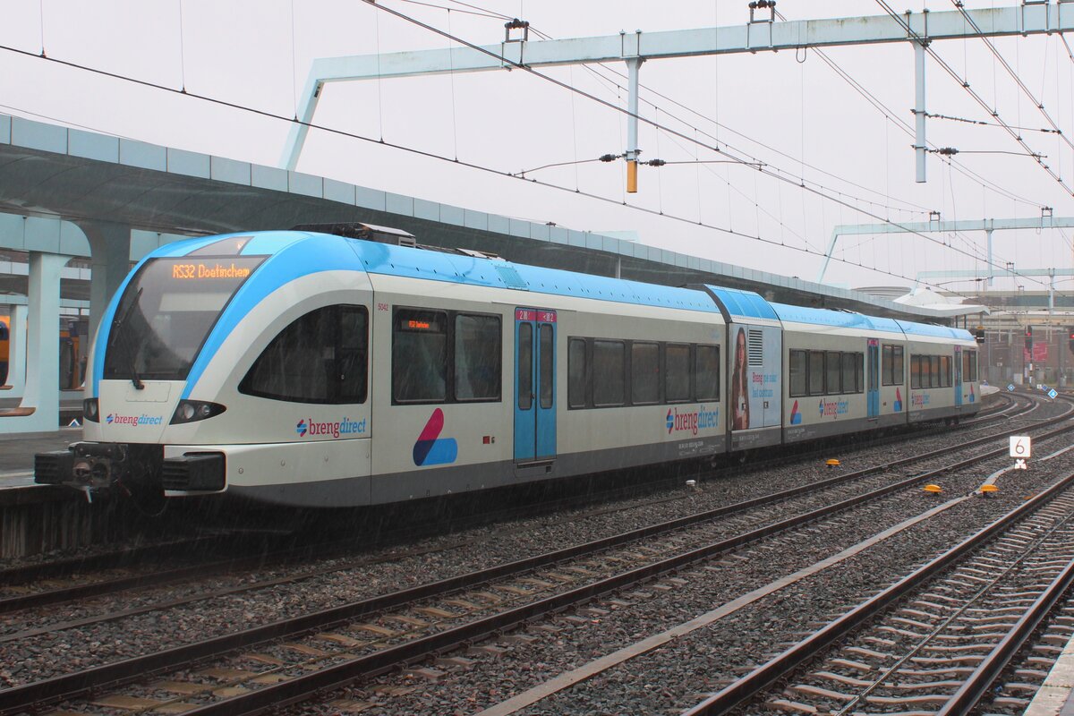 Under the rain, BRENG 5042 is about to depart from Arnhem on 2 August 2023.