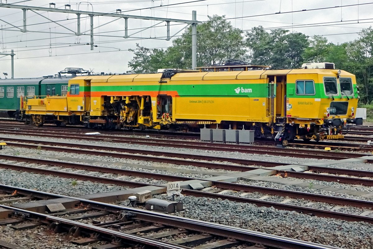 UniMat 204 of BAM stands at Nijmegen on 19 November 2019.