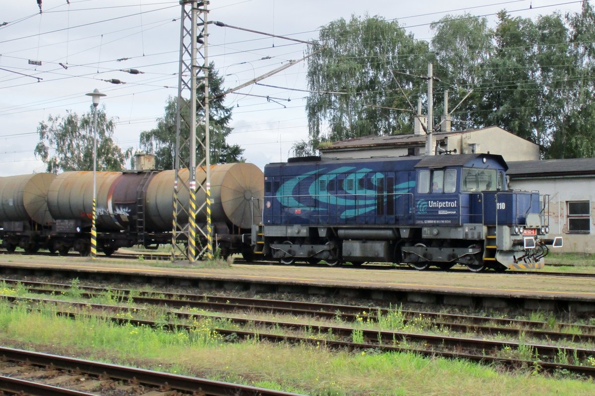 UniPetrol 741 513 passes through Hranice nad Morave on 22 September 2017.