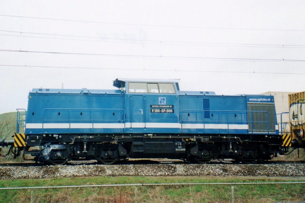 V 100-SP-006 stands at Alverna on 24 October 2005.