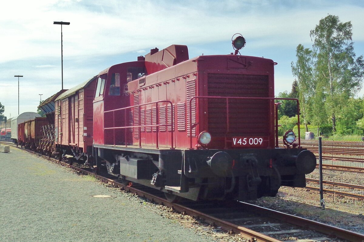 V45 009 stands at the DDM in Neuenmarkt-Wirsberg on 20 May 2018.