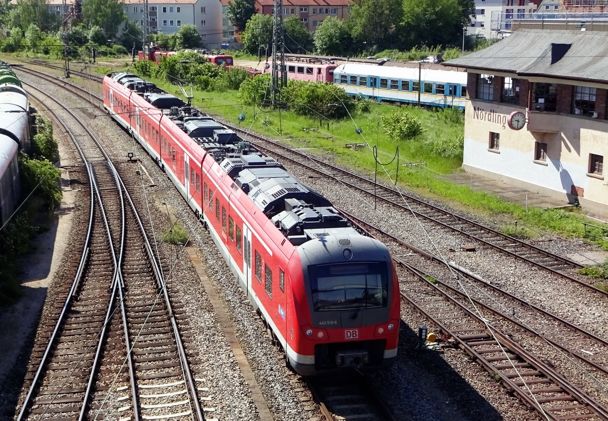 View from the bridge near Nördlingen ststion on 440 510 leaving for Donauwörth on 1 June 2019.