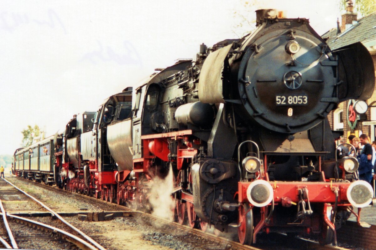 VSM 52 8053 stands at Beekbergen on 2 September 2000.