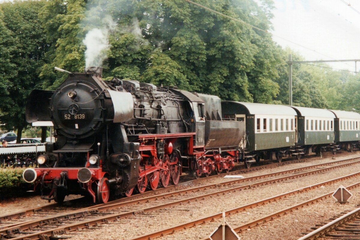 VSM 52 8139 enters Dieren on 5 September 2001.