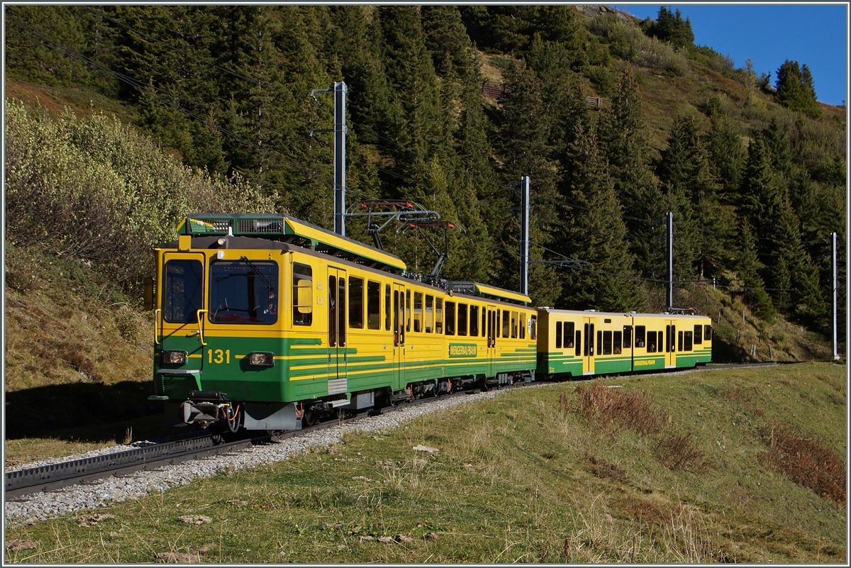 WAB local train between Kleine Scheidegg and Wengeralp. 
09.10.2014