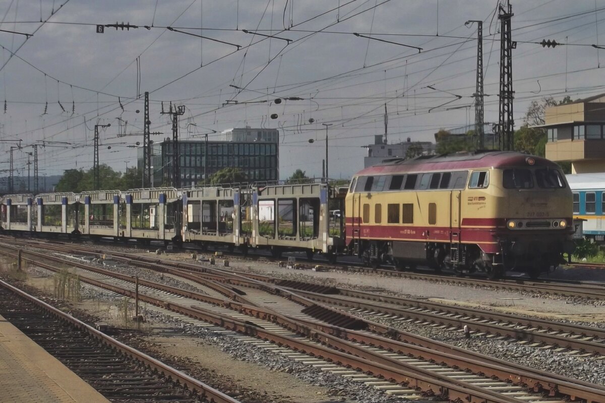 Whilst BayernBahn 217 002 hauls empty stock through Regensburg Hbf on 17 September 2015, the Sun suddenly turned off and within a minute a blazing storm visited Regensburg. 