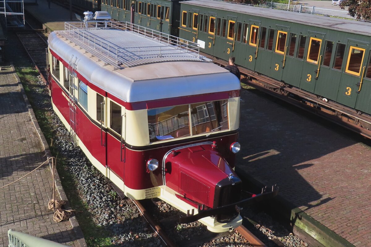 Wismarer rail bus MBS-25 (ex Kleinbahn Delmenhorst--Harpstedt no.11) stands in Haaksbergen on 14 October.