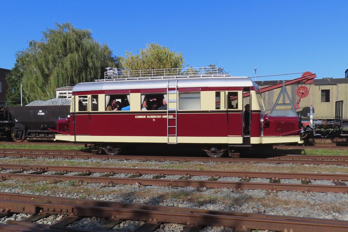 Wismarer rail bus MBS-25 (ex Kleinbahn Delmenhorst--Harpstedt no.11) stands in Haaksbergen on 14 October.