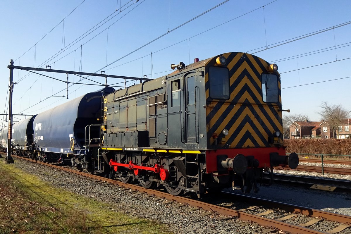 With a cereals train, RFO 692 stands at Oss on 2 March 2021.