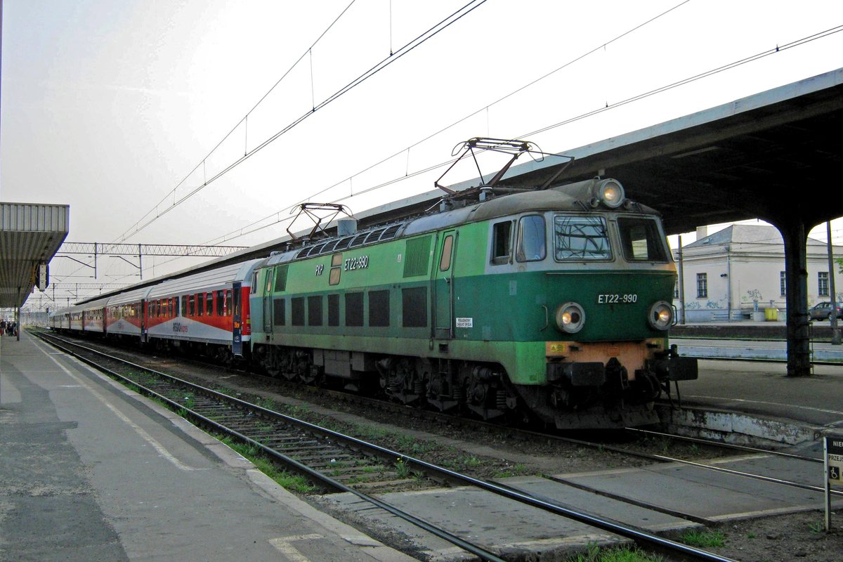 With an Interregio, ET 22-990 calls at Poznan Glowny on 5 June 2013.