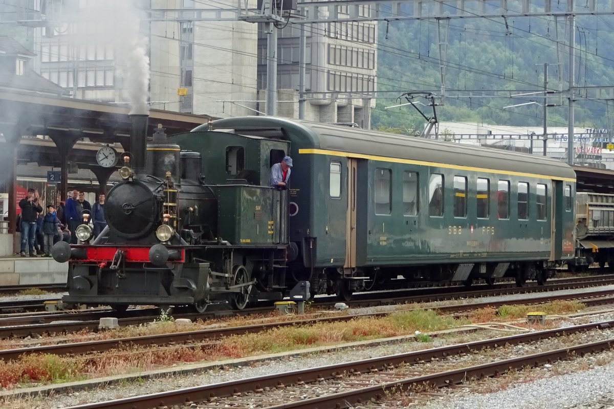 With one 1st Class coach, SLM-1 shuttles on 25 May 2019 the many visitors between the station of Brugg AG and the SBB works nearby for the Open Weekend of Verein Mikado 1244.