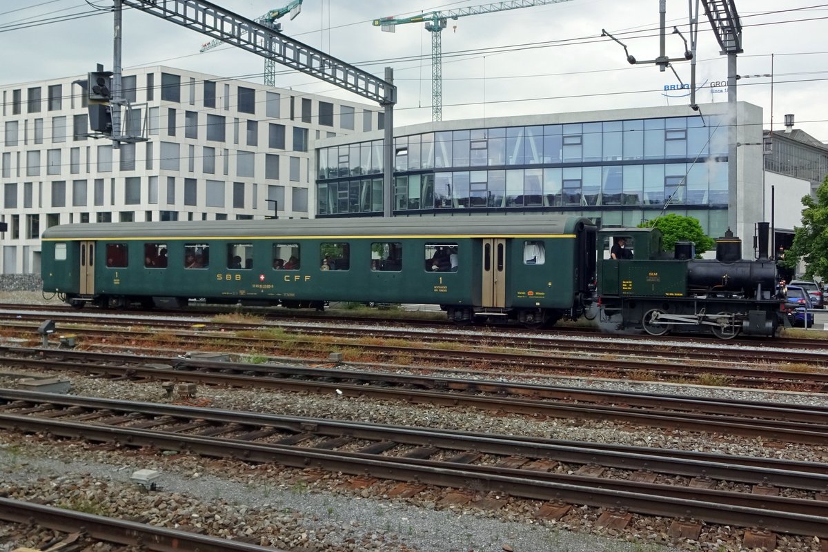 With one 1st Class coach, SLM-1 shuttles on 25 May 2019 the many visitors between the station of Brugg AG and the SBB works nearby for the Open Weekend of Verein Mikado 1244.