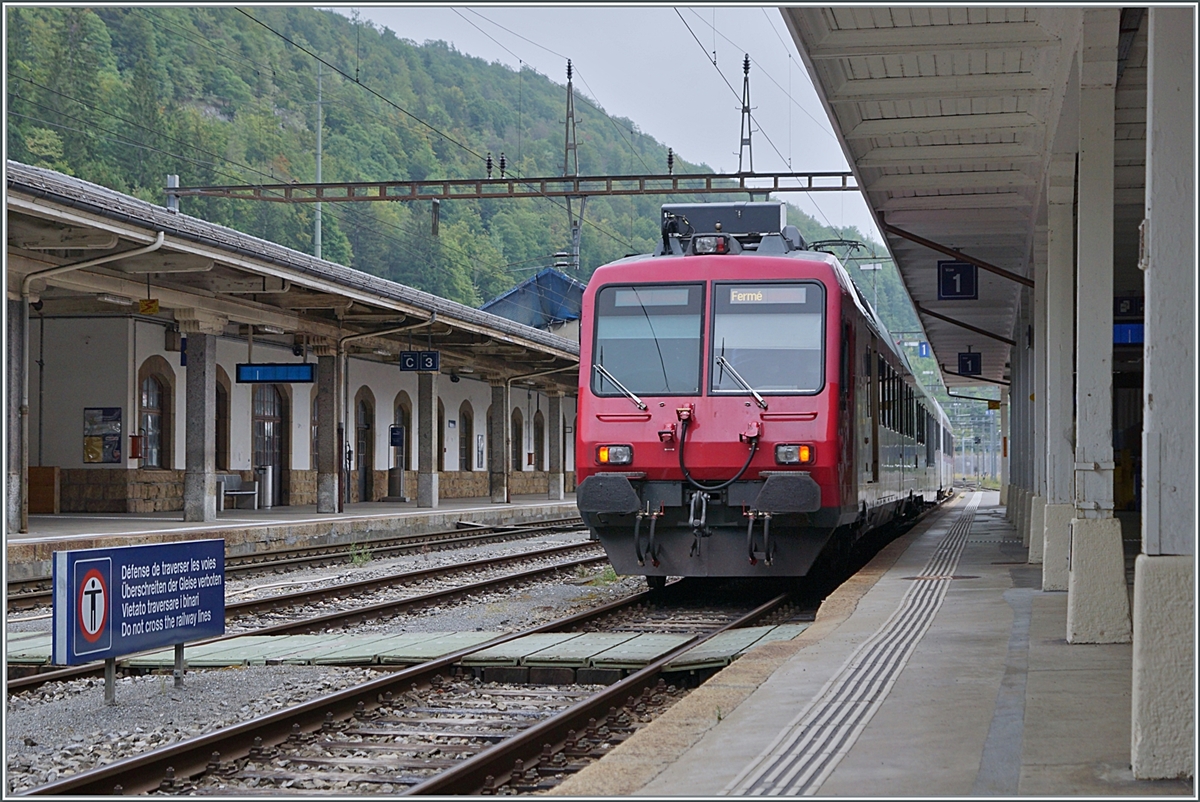 With the connection of the trains from Aigle to le Brassus, the TRAVAS trains will be replaced by SBB RABe 523 and 523.1 Flirts from the beginning of August. On one of the last days of operation of the TRAVYS RBDe 560, a TRAVYS regional train shows up in Vallorbe.

02.08.2022
