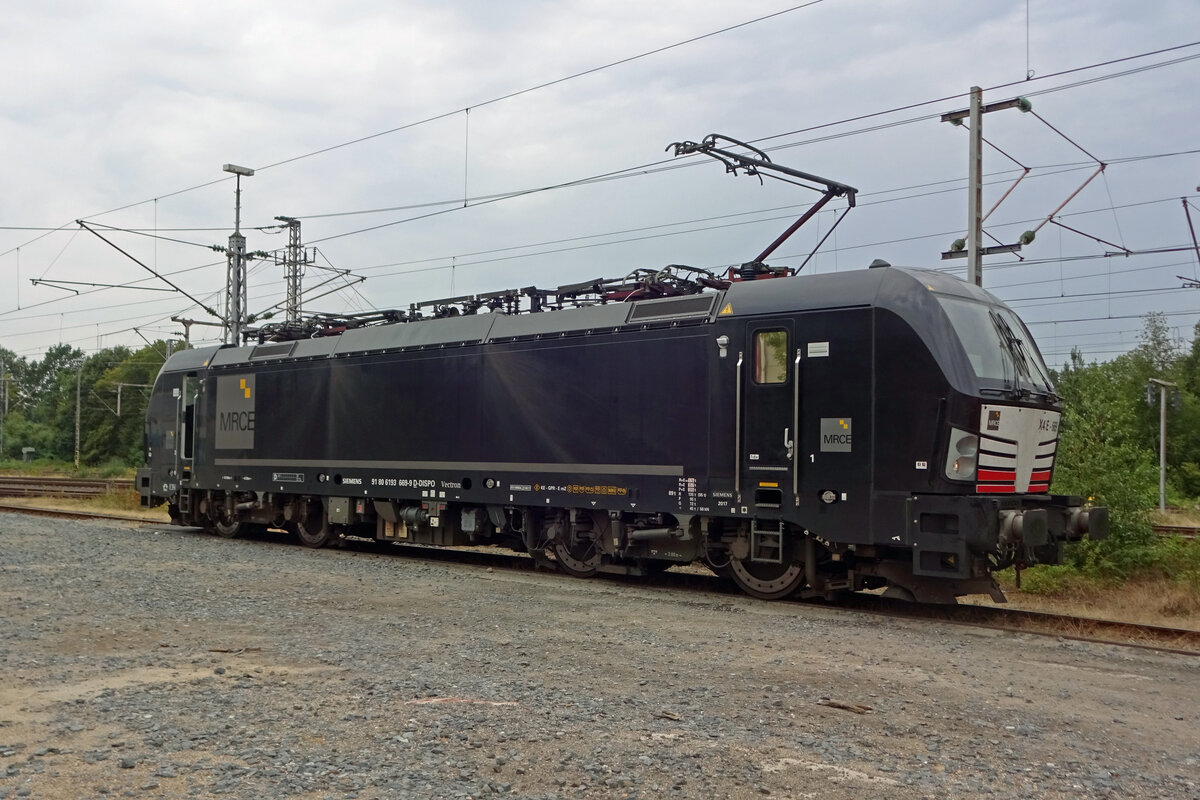 X4E-669 stands at Bad Bentheim on 5 August 2019 to take over a special train from Amsterdam to Szighed (Hungary).