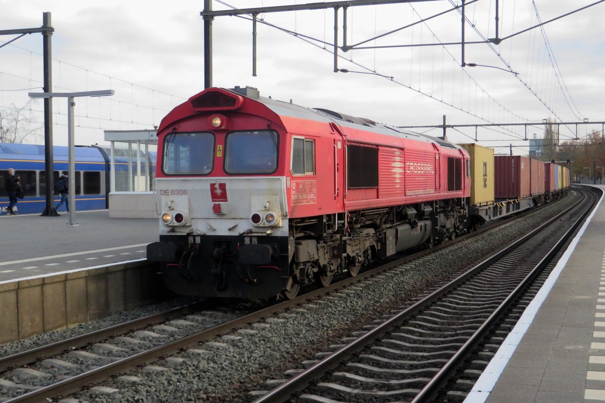 XR 6308 hauls the Neuss shuttle container train through Blerick on 27 November 2020.
