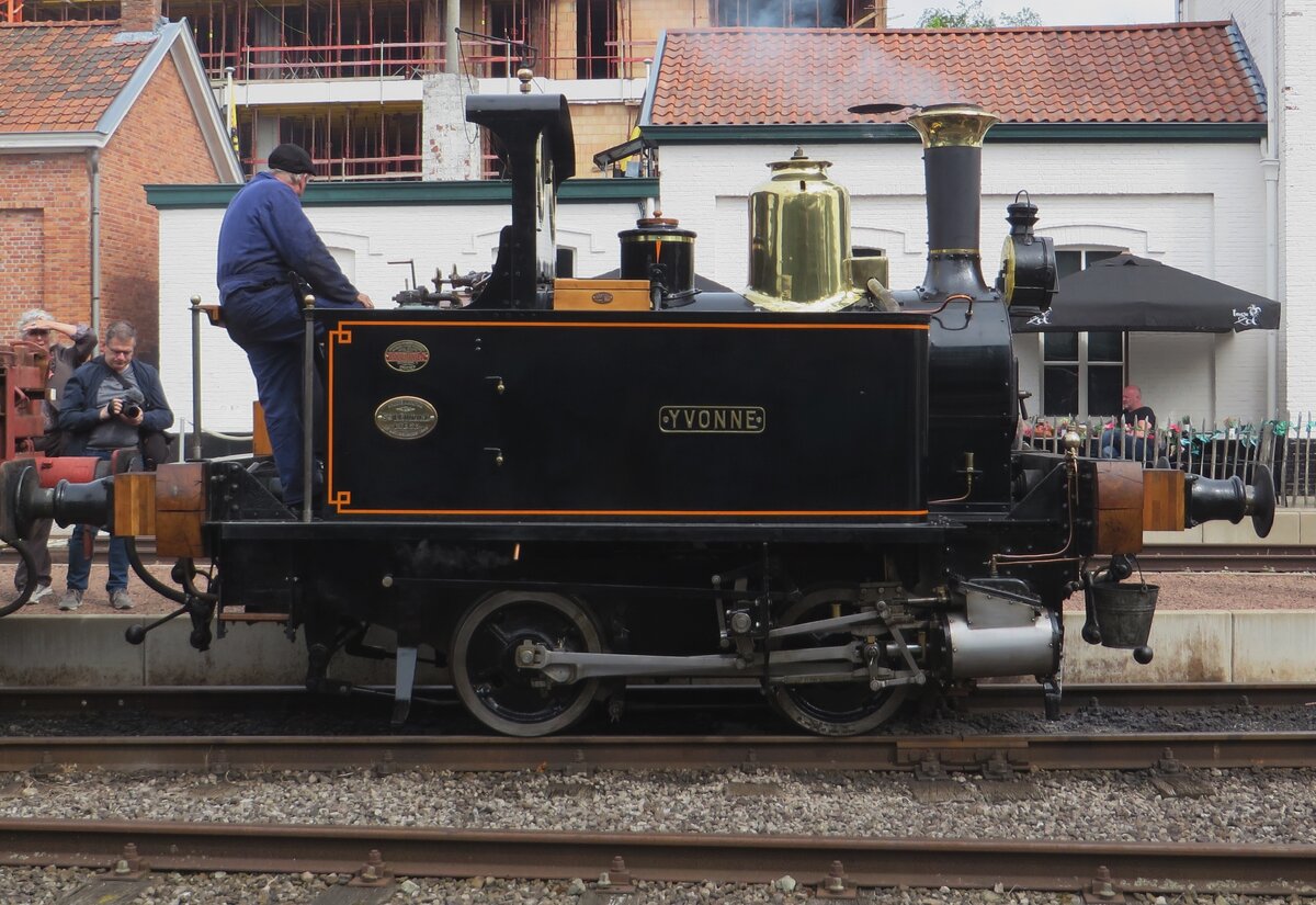 YVONNE stands in Maldegem with the SCM on 6 May 2023.