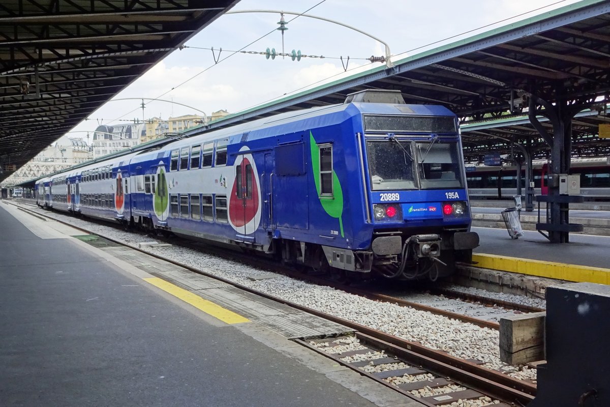 Z 20889 stands in Paris est on 24 May 2019.