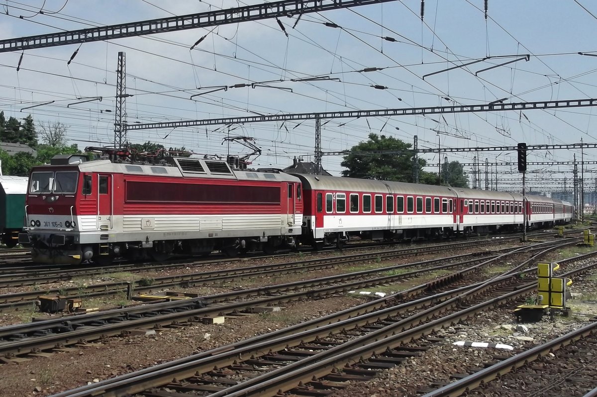 ZSSK 361 105 enters Bratislava hl.st. on 31 May 2015.