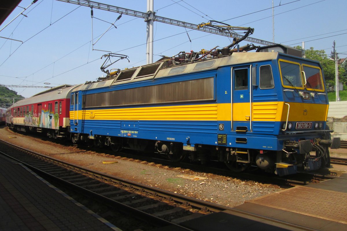 ZSSK 363 136 has just been repainted in her original colours and stands at Bratislava hl.st. on 29 May 2015.