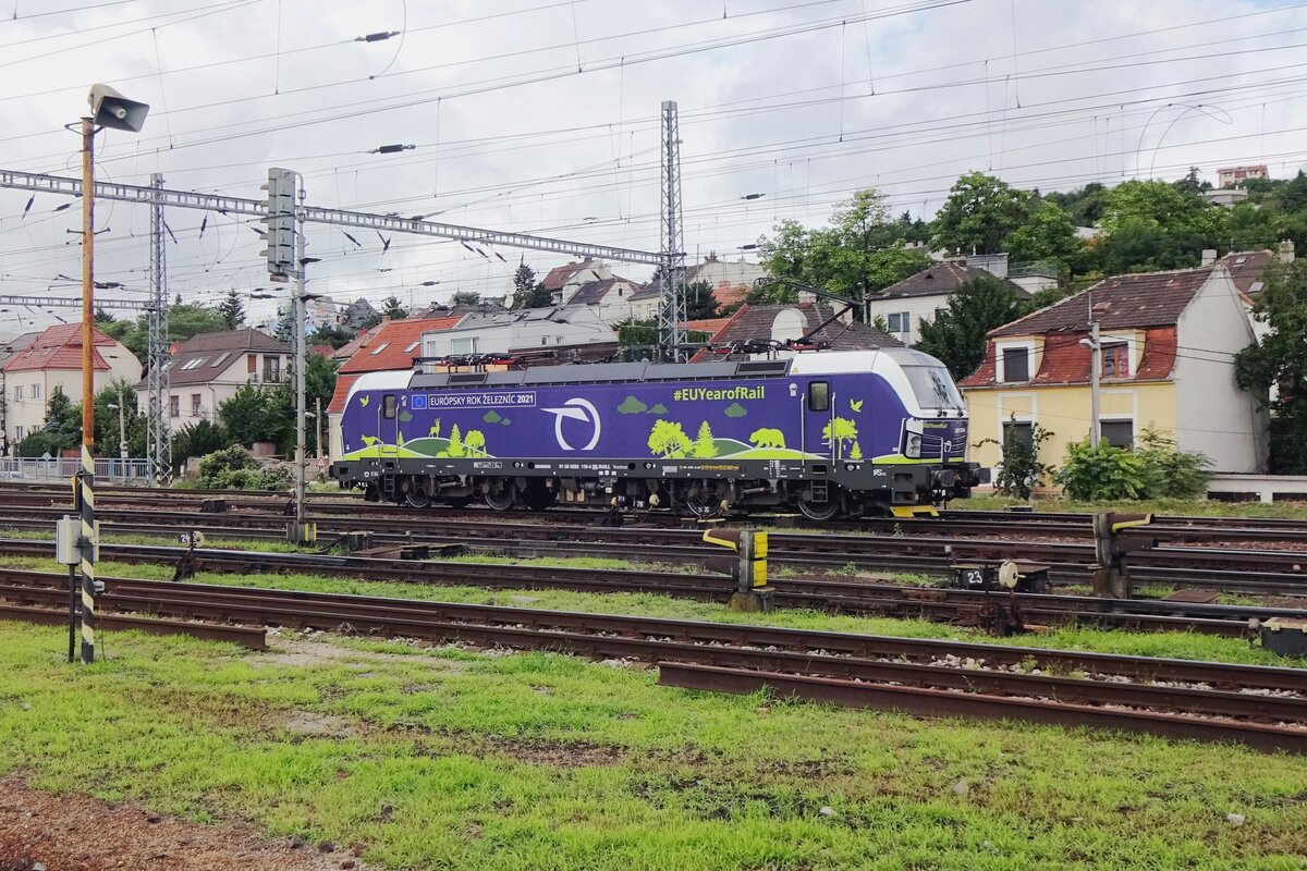 ZSSK 383 110 advertises for the European Year of Railways whilst passing solo through Bratislava hl.st. on 21 Augustus 2021.