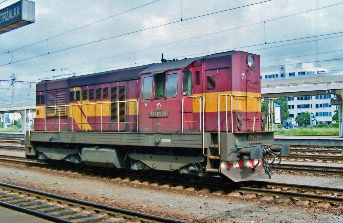 ZSSK 742 051 idles at Bratislava-Petrzalka on 28 May 2007.