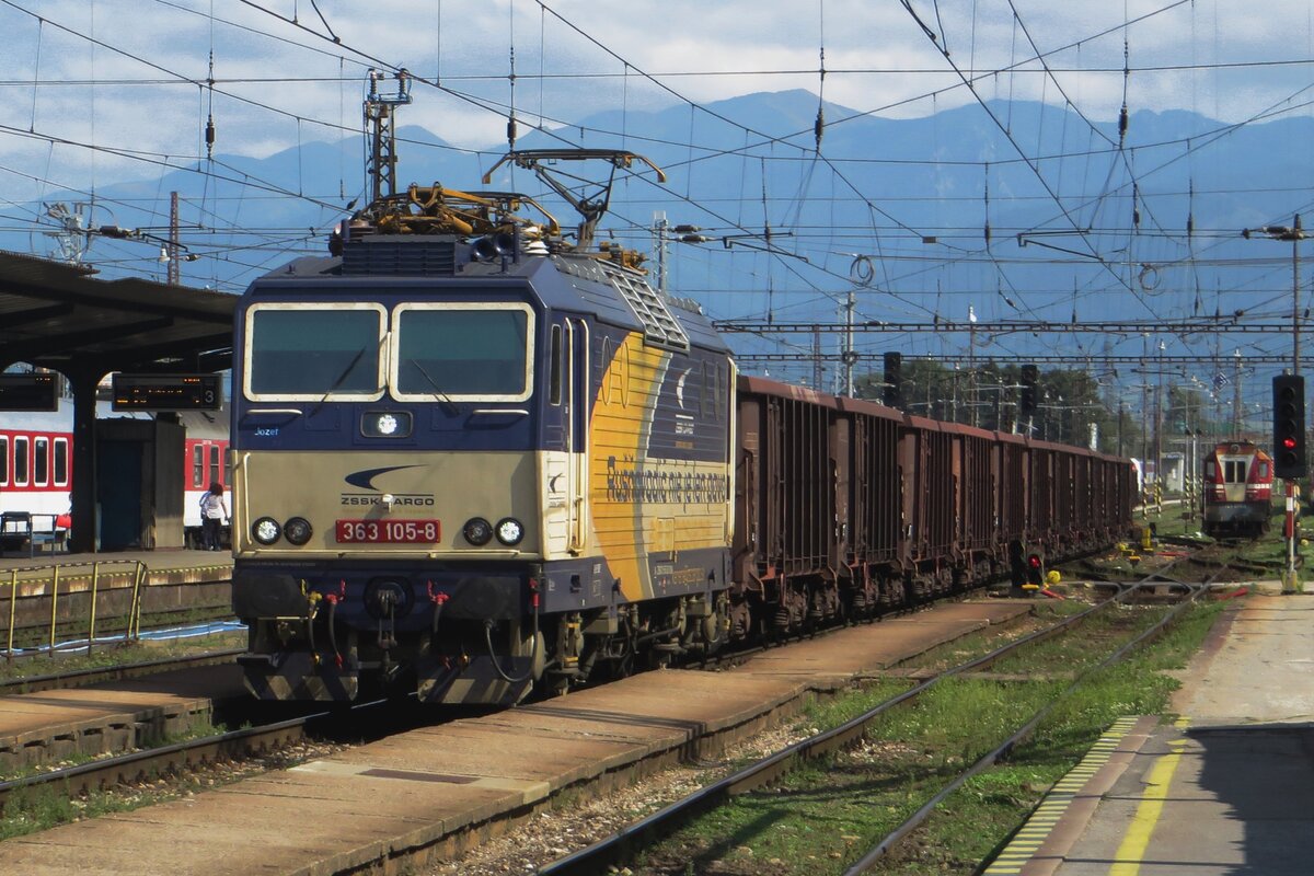 ZSSK Cargo 363 105 hauls am empty coal train through Zilina and will take a break on 25 August 2021.