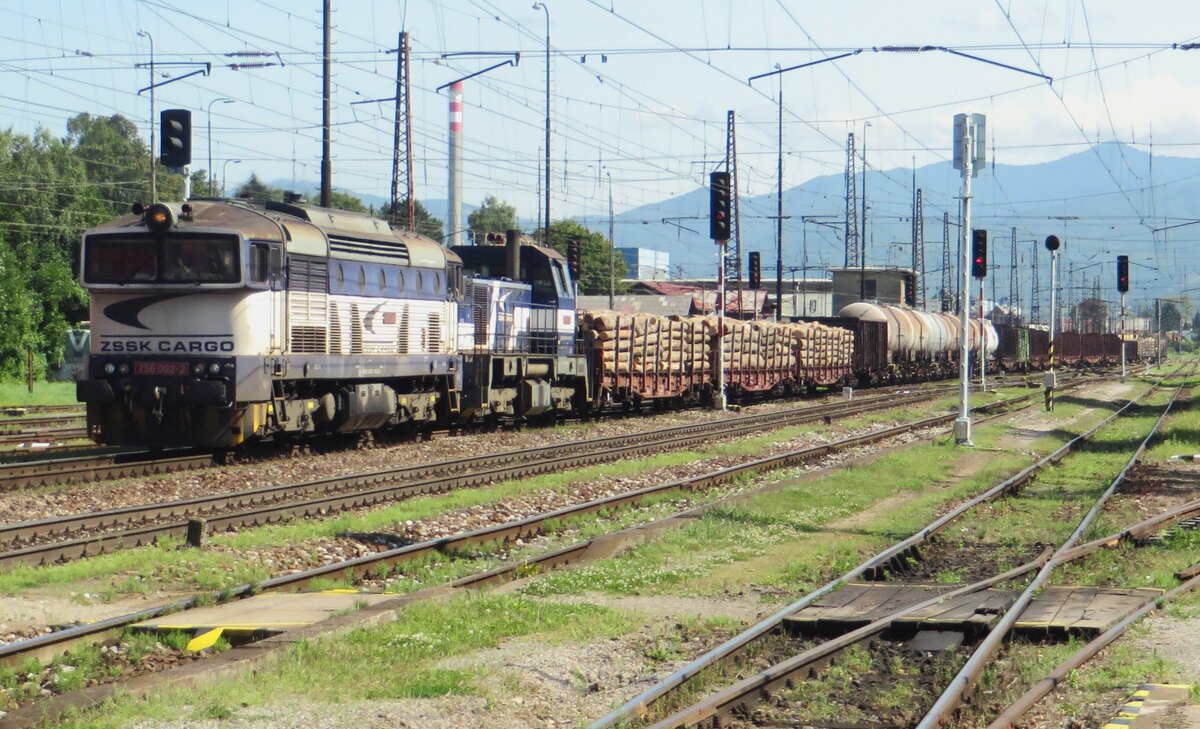 ZSSK Cargo 756 003 hauls a mixed freight through Vrutky on 25 August 2021.
