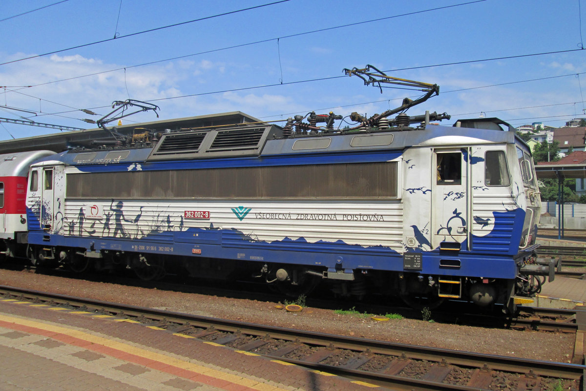 ZSSL 362 002 advertises for the E-Kay internet in Bratislava hl.st. on 31 May 2015.
