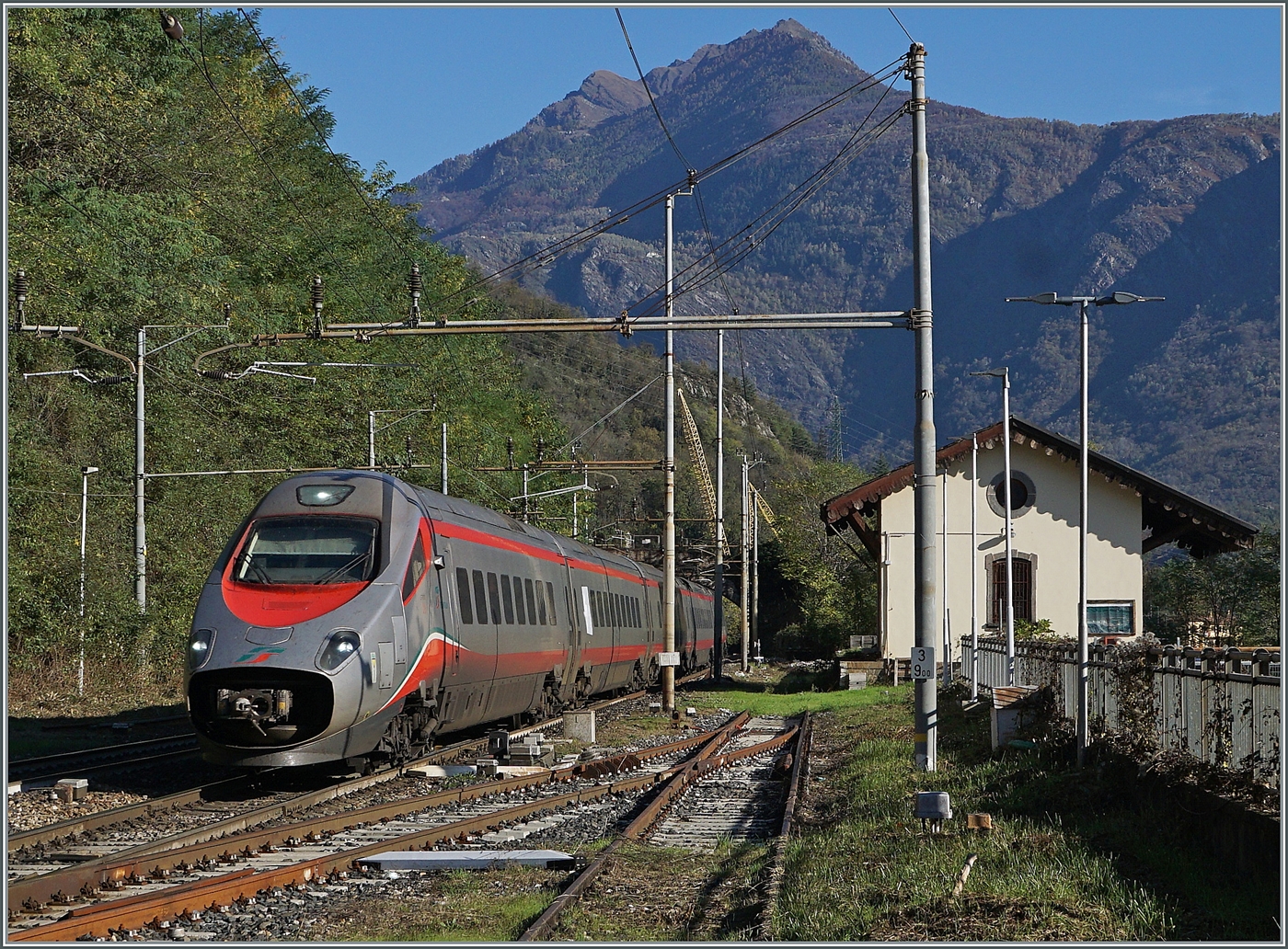 Pociąg FS Trenitalia ETR 610 znajduje się w Preglii w drodze do Domodossoli.

31 października 2024