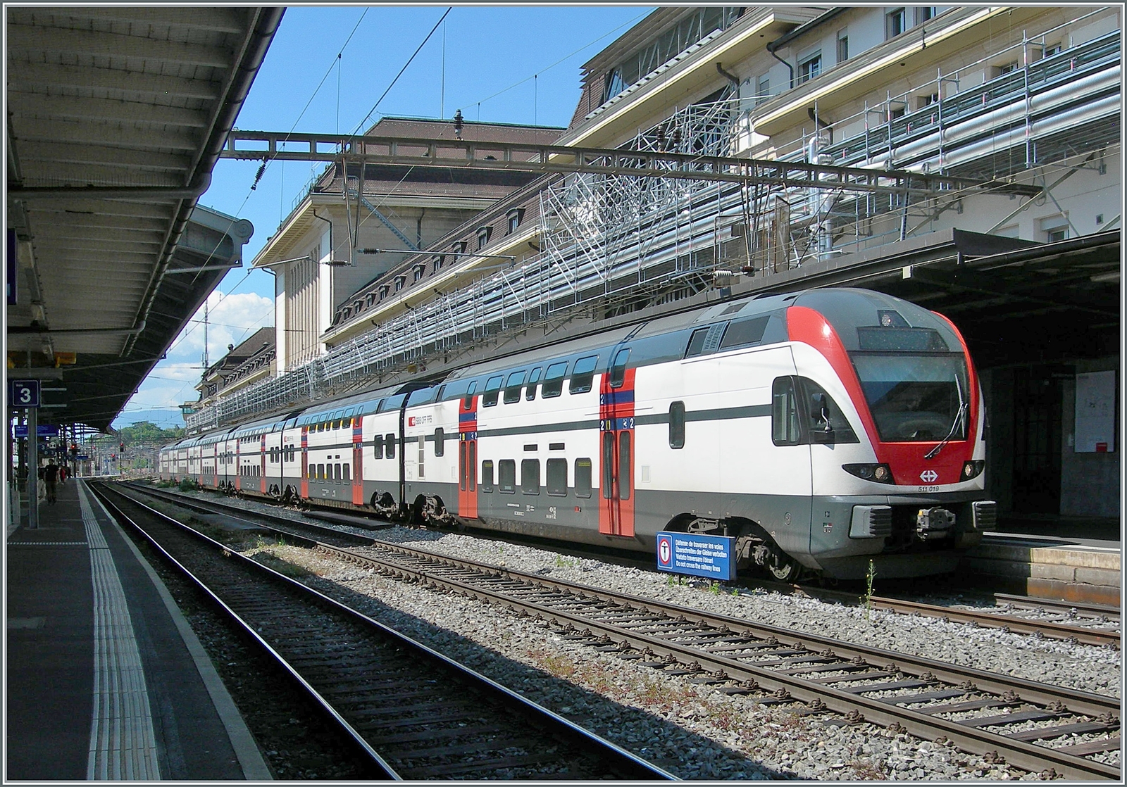 At Lausanne on track 1 stands the SBB RABe 511 019. 

May 1, 2025