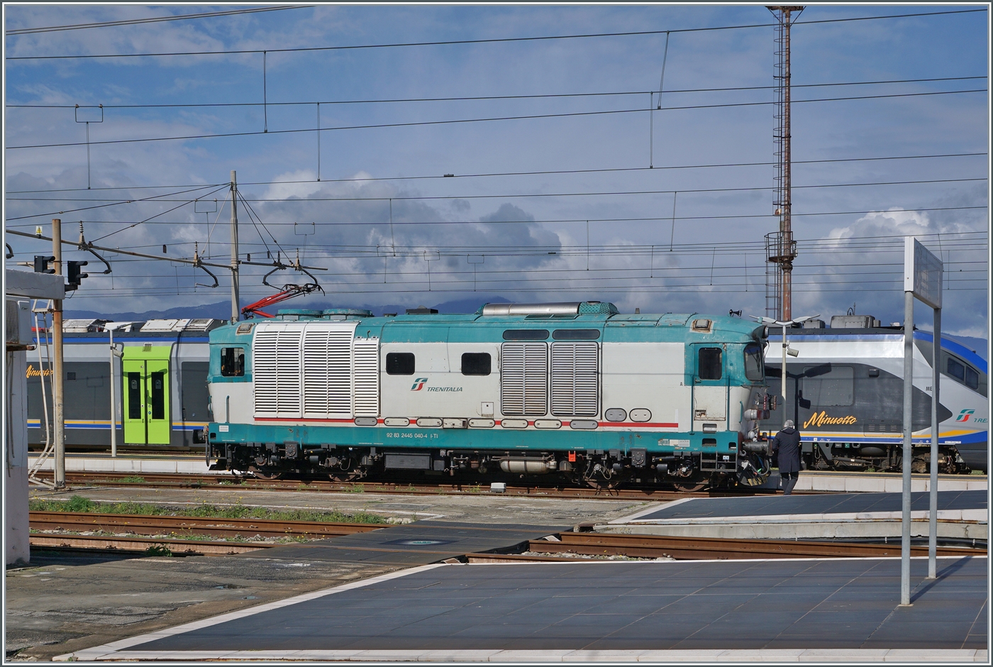 At Reggio di Calabria Centrale stands the beautifully maintained FS D 245 040 (92 83 2245 040 I-TI). The beautiful diesel locomotive is waiting as a locomotive train for departure.

March 18, 2026