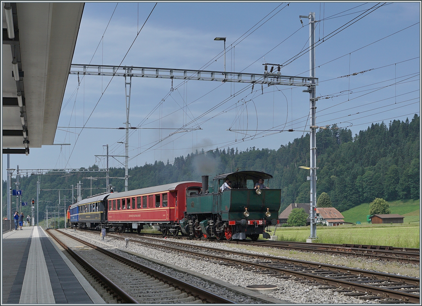 At the traditional Gotthelf Market in Summiswald, the OeBB special train from Balsthal, which has become a tradition in recent years, reaches its destination Summiswald Grünen. The train is hauled by the Mallet steam locomotive Ed 2/2 196 of the SCB, built in 1893 at the J.A. Maffei locomotive factory (Munich).

June 14, 2025