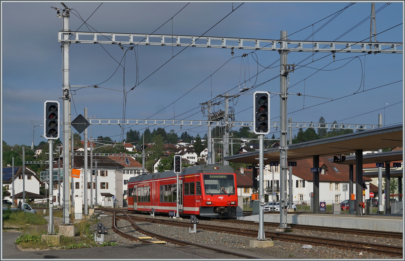 The CJ GTW ABe 2/6 632 arrives as R36 at Le Noiremont station.

April 26, 2024